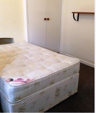 Room Warwick Street in Nottingham