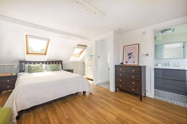 House Monkleigh Road in Greater London