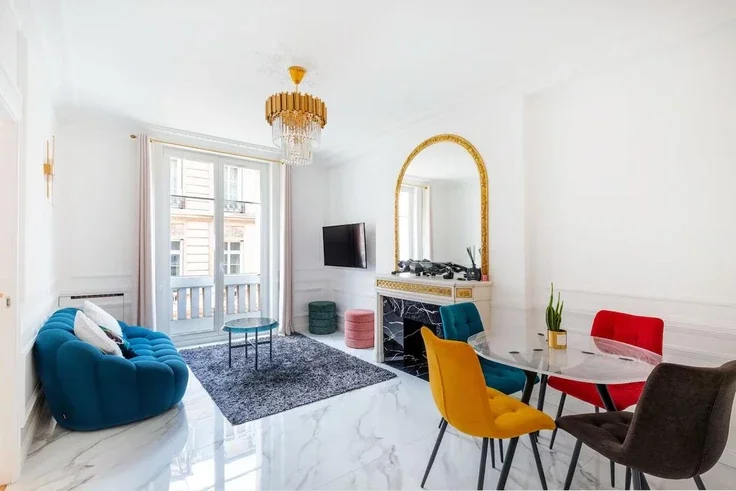 Flat Rue Quentin Bauchart in Paris