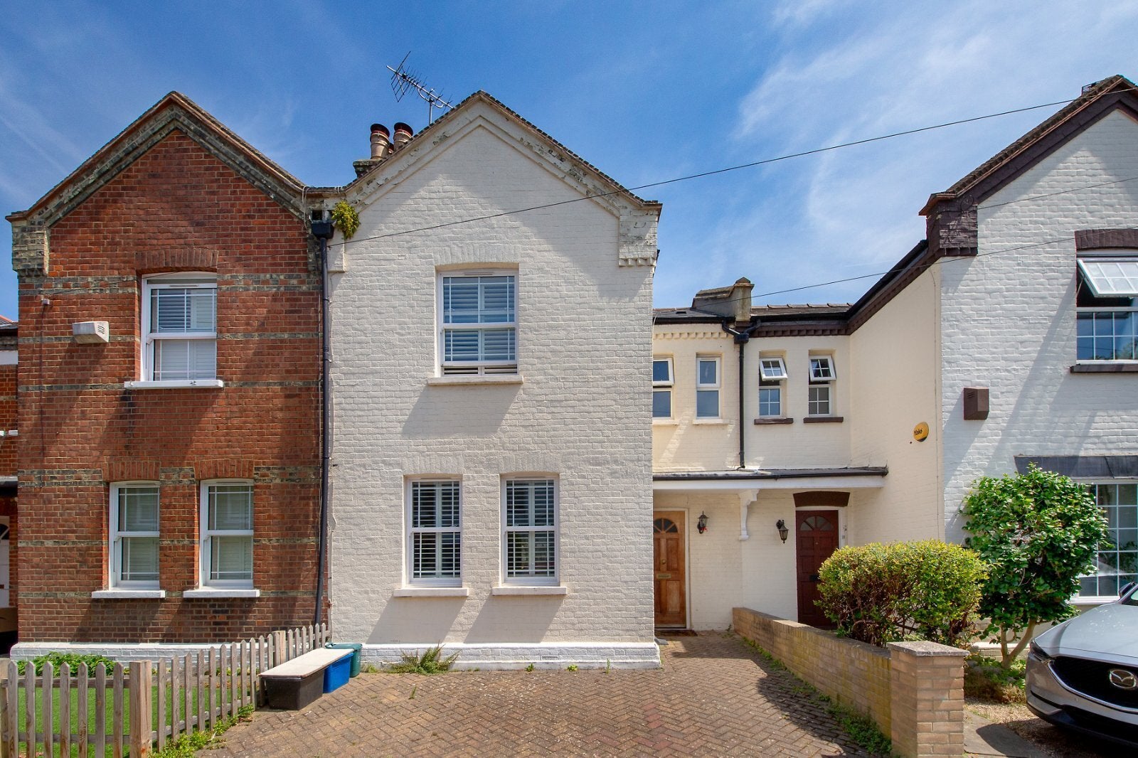 House Victoria Road in Greater London