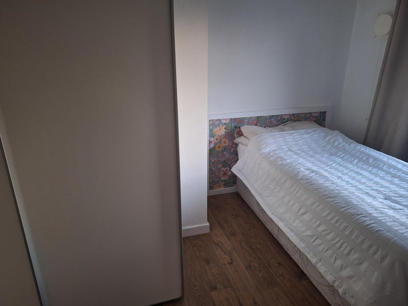 Room Burdett Road in Greater London