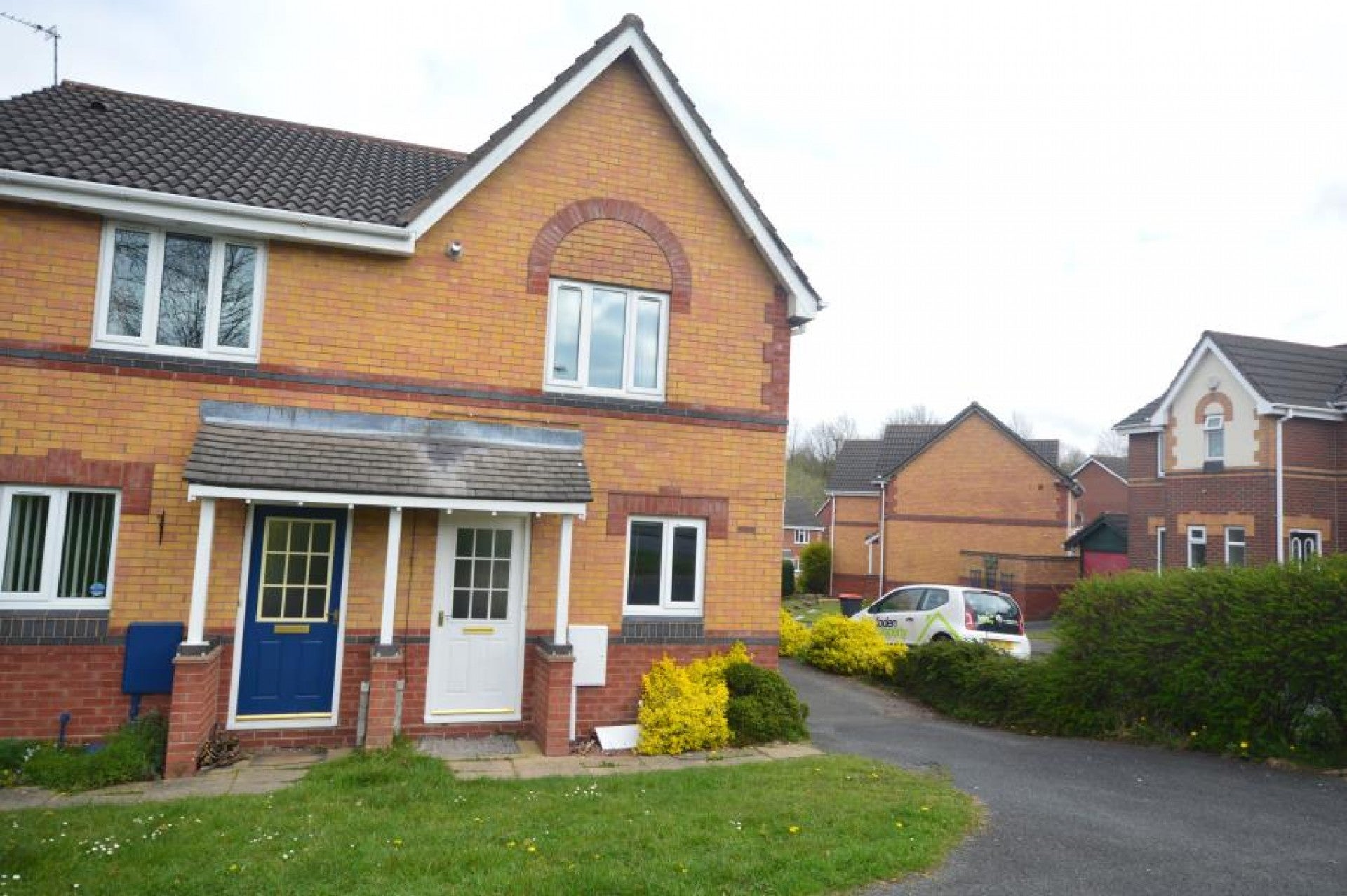 House Ragged Robbin Close in Telford