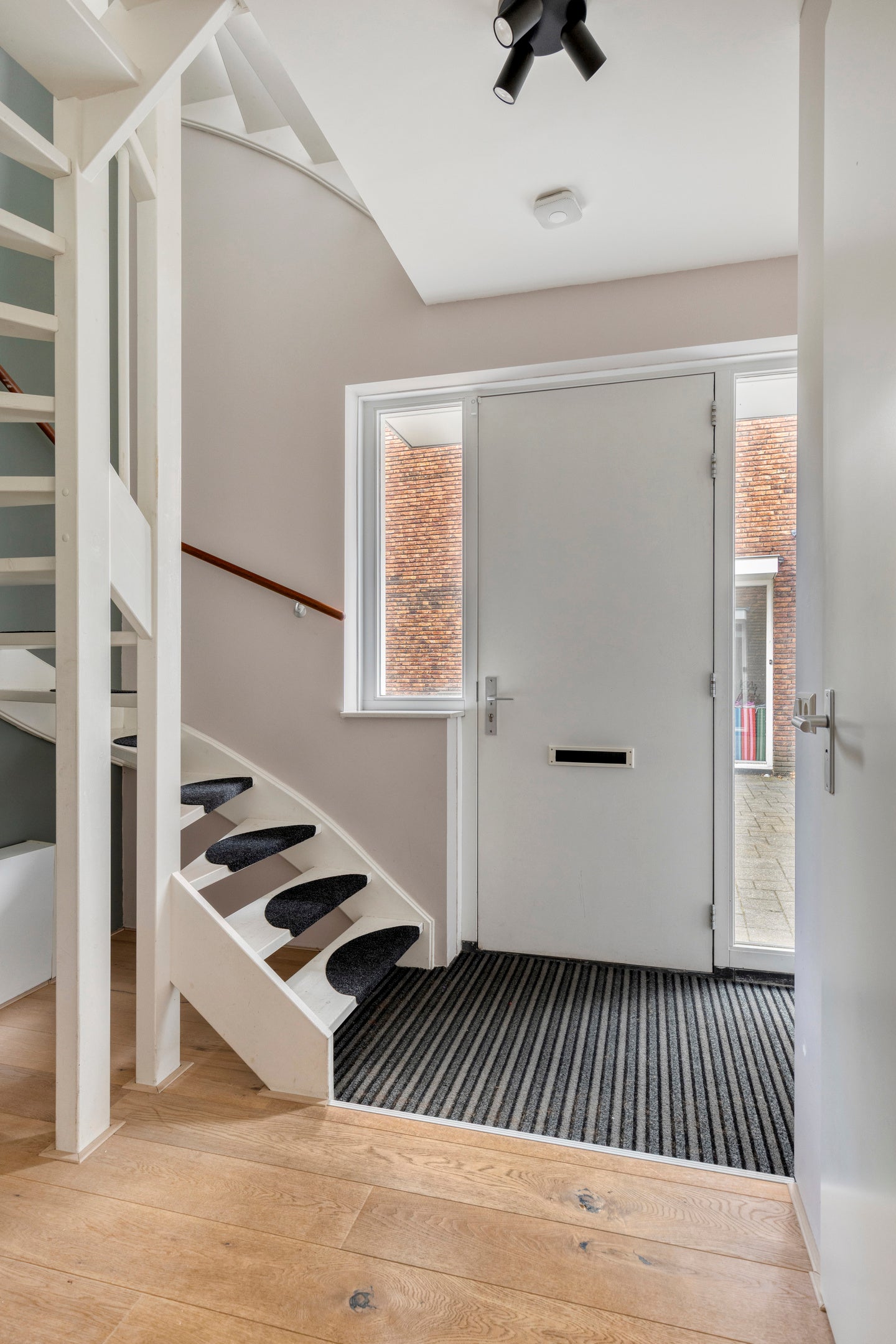 Tussenwoning te koop: Strandkrab 5, Bergen Op Zoom