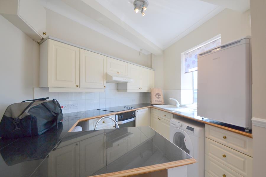 Flat Edith Villas in Greater London