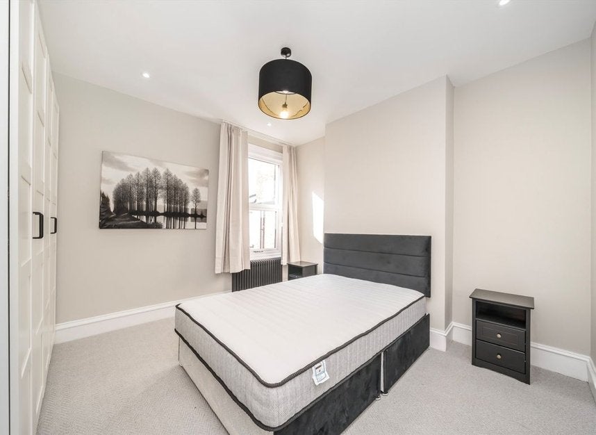 Flat Furness Road in Greater London