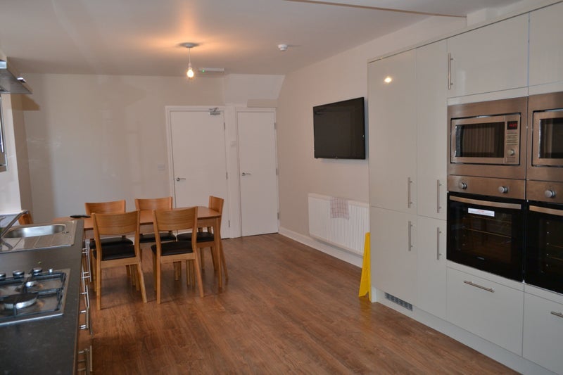 Room Bath Street in Southport