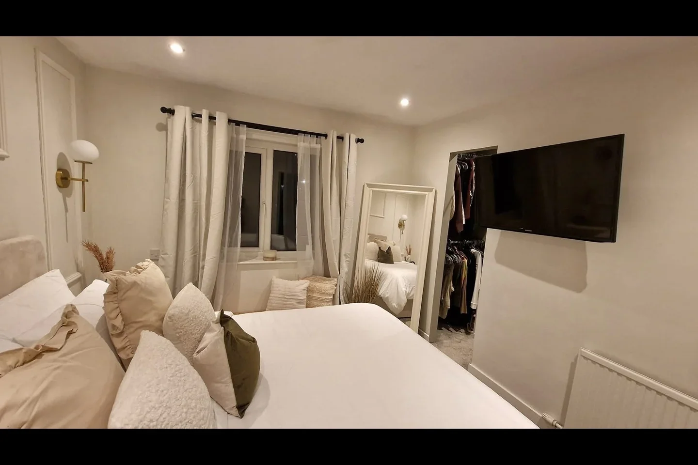 House Brodie Close in Salford