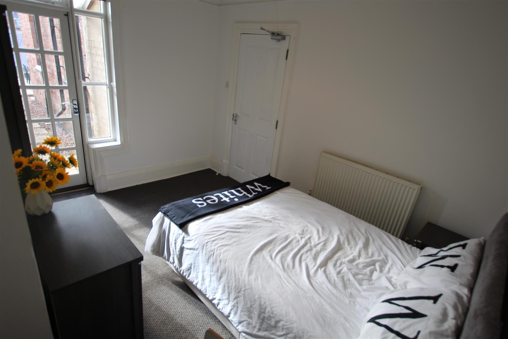 Room Lutterworth Road in Northampton