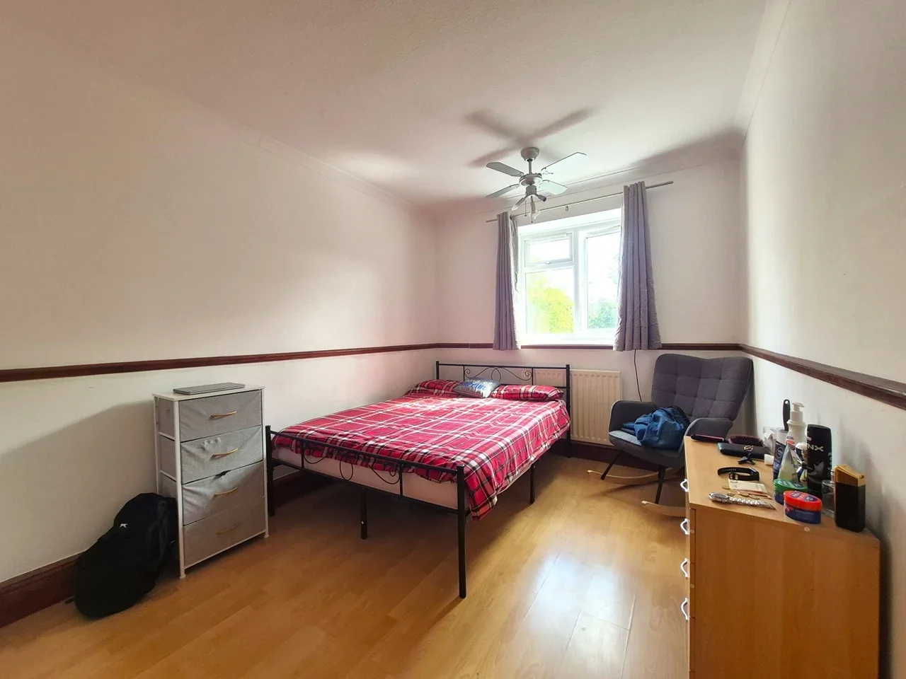 Flat Renmuir Street in Greater London