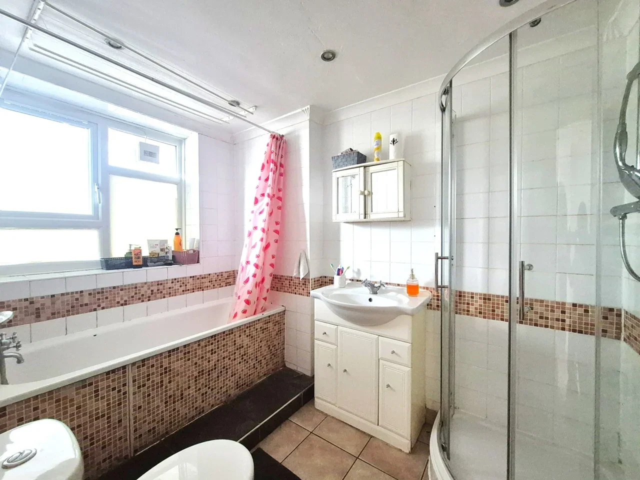 Flat Renmuir Street in Greater London