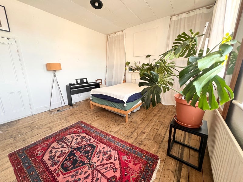 Room Cambridge Heath Road in Greater London