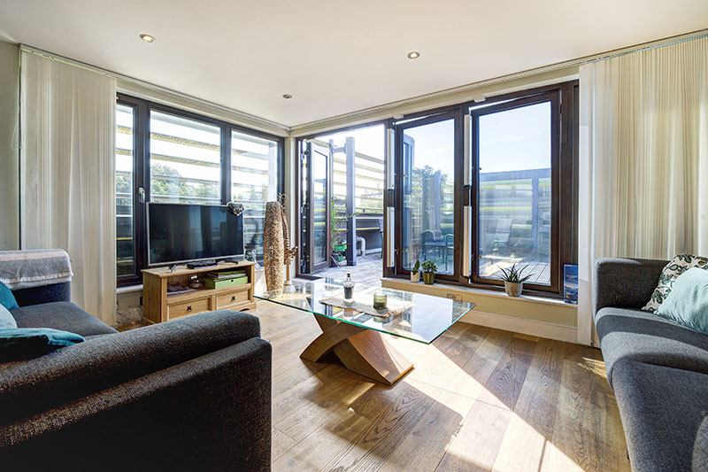 Flat Brixton Hill in Greater London