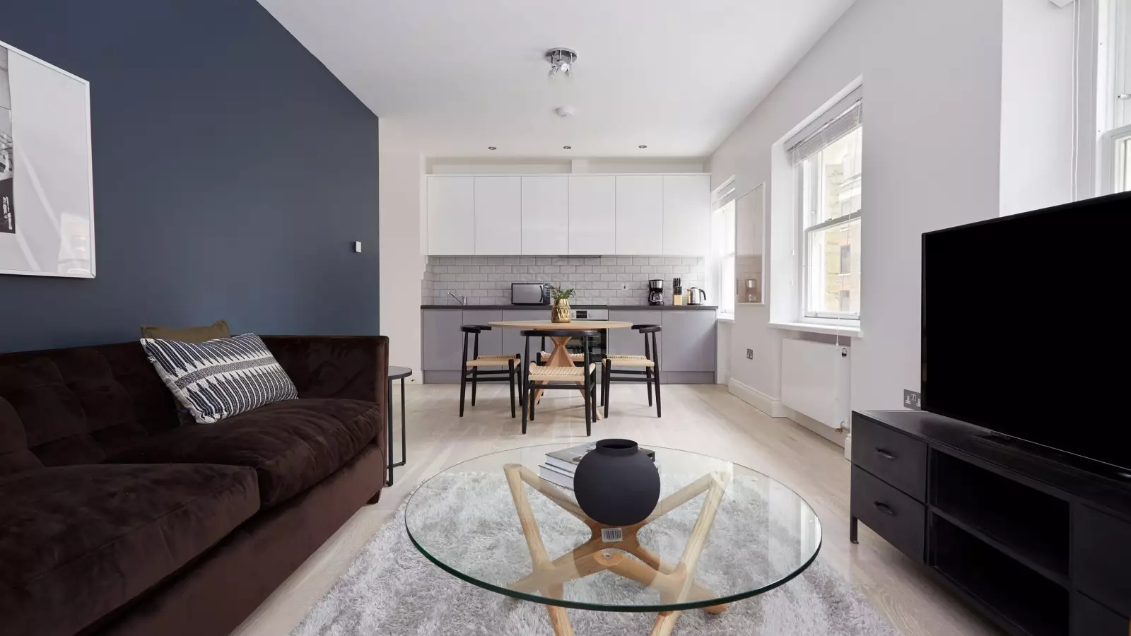 Flat Bloomsbury Way in Greater London