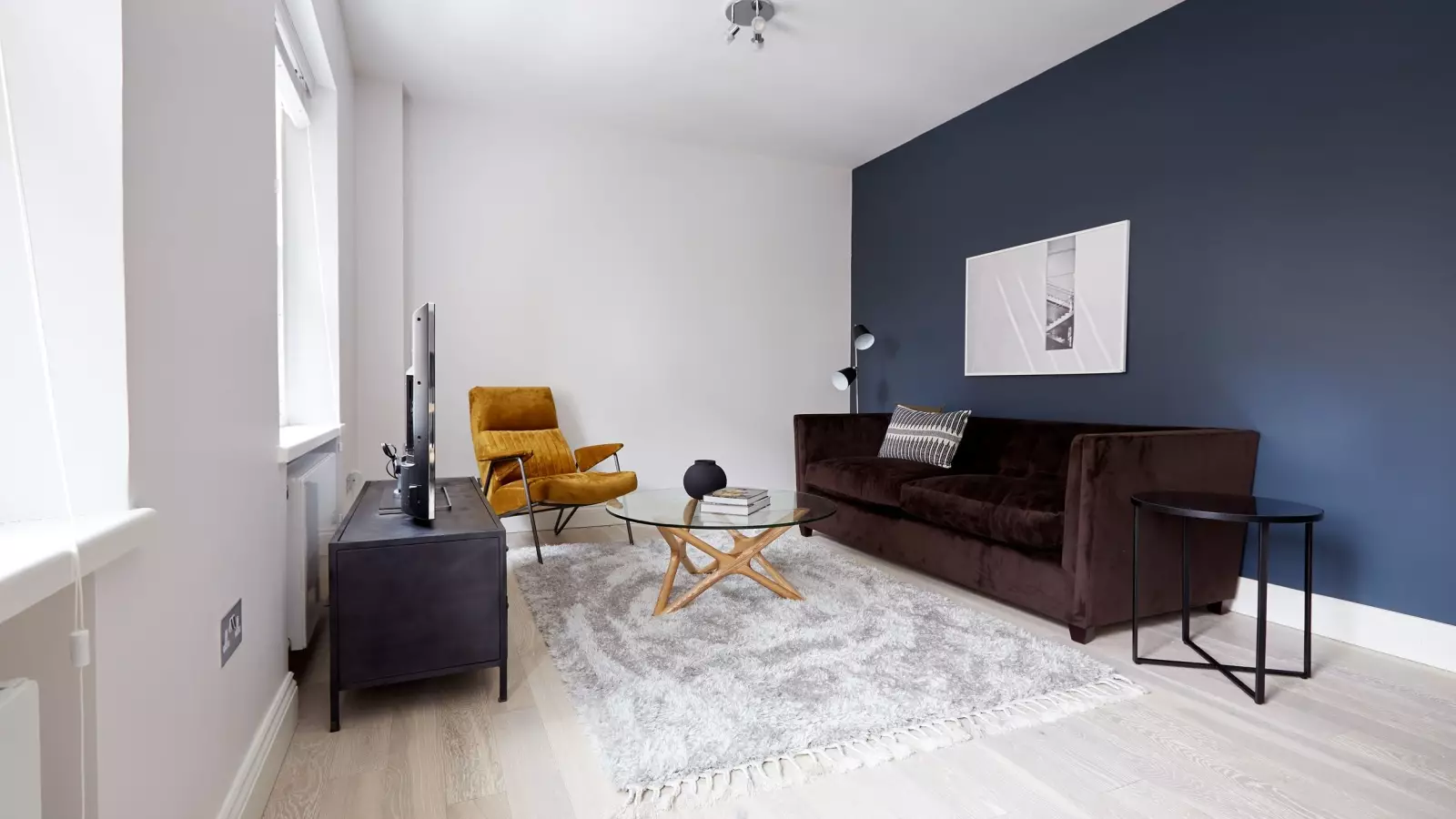Flat Bloomsbury Way in Greater London