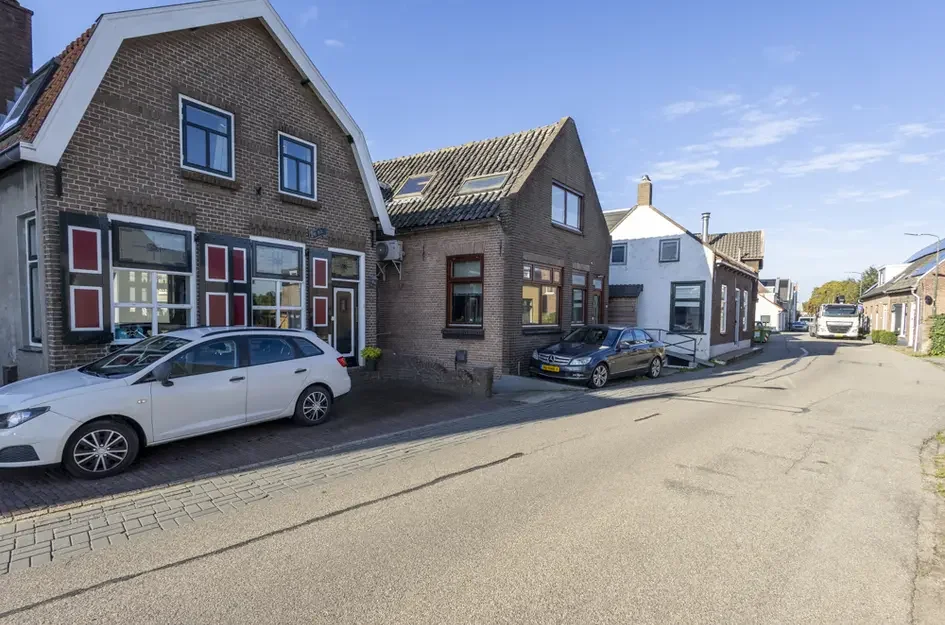 Twee-onder-één-kap te koop: Buitendams 247, Hardinxveld-Giessendam