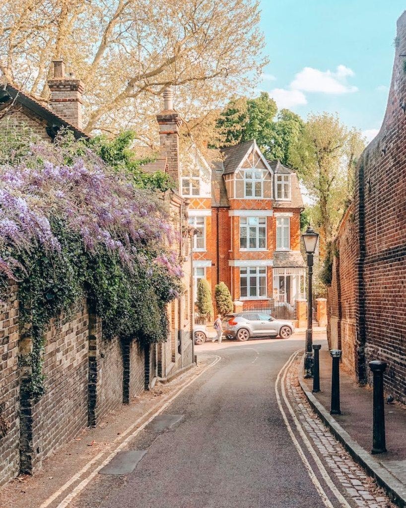 House Kidderpore Avenue in Greater London