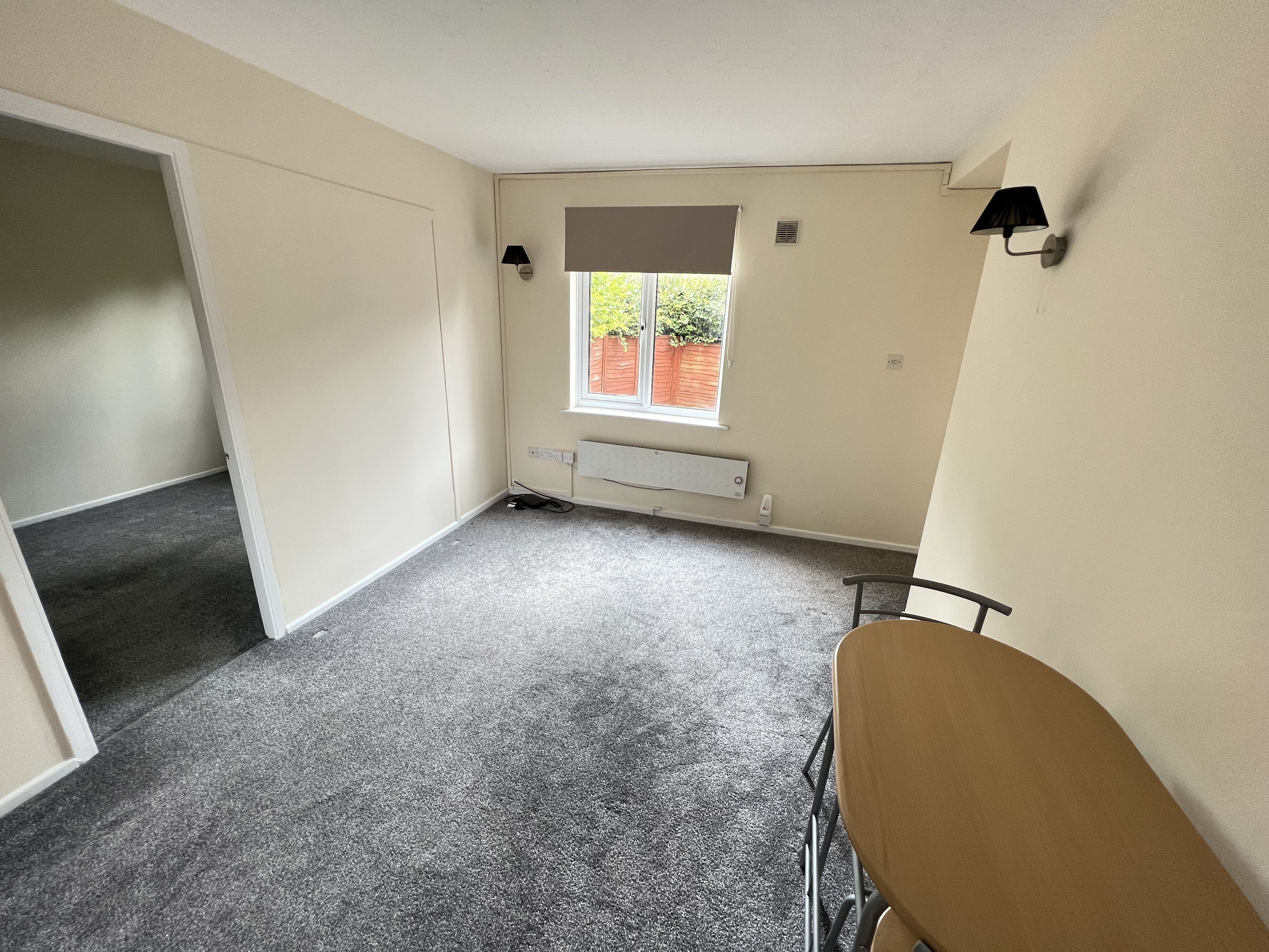 Flat Oakwood Road in Swindon