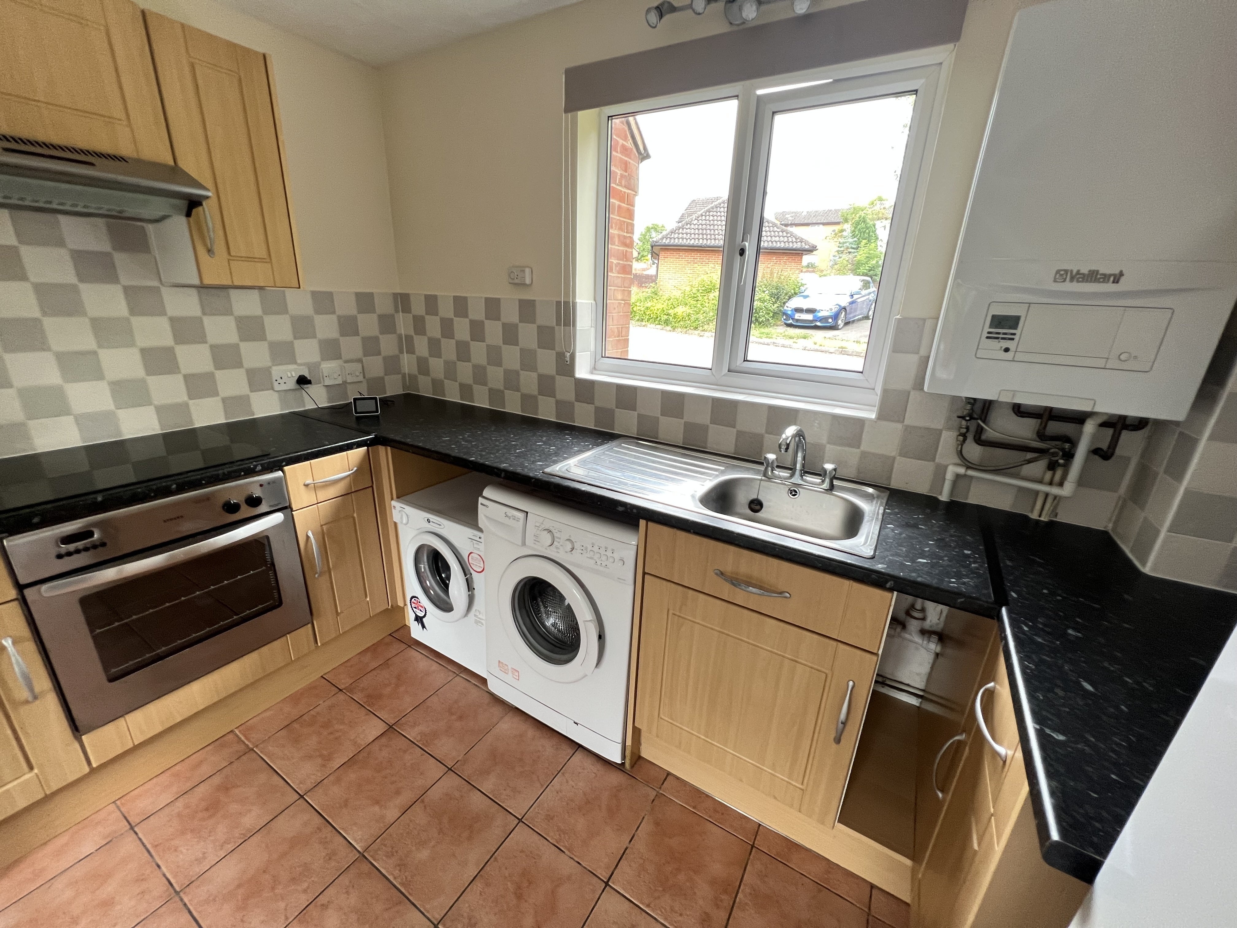 Flat Oakwood Road in Swindon