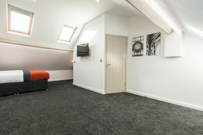 Room Imperial Road in Nottingham