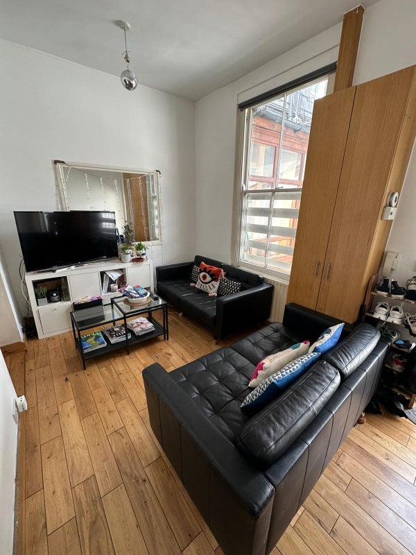 Room Pentonville Road in Greater London