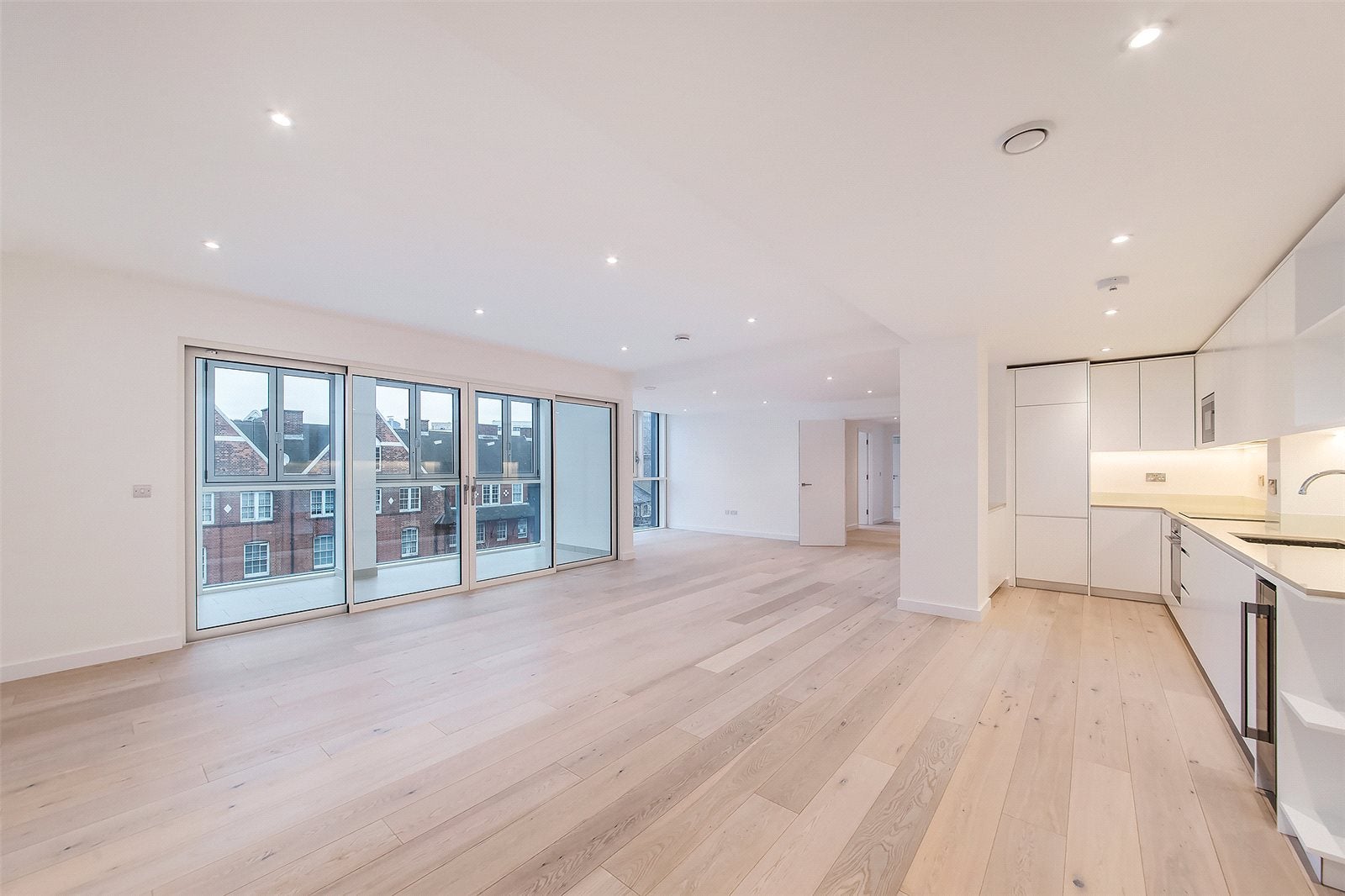 Flat Waterloo Road in Greater London
