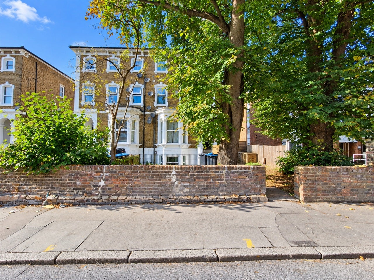 Flat Selhurst Road in Greater London