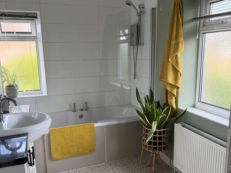 Room Marnham Drive in Nottingham