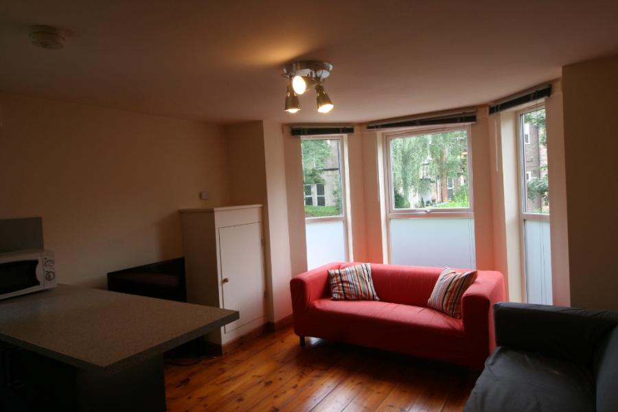 Flat Old Lansdowne Road in Manchester