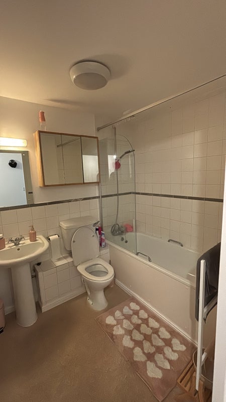Room Essex Road in Greater London
