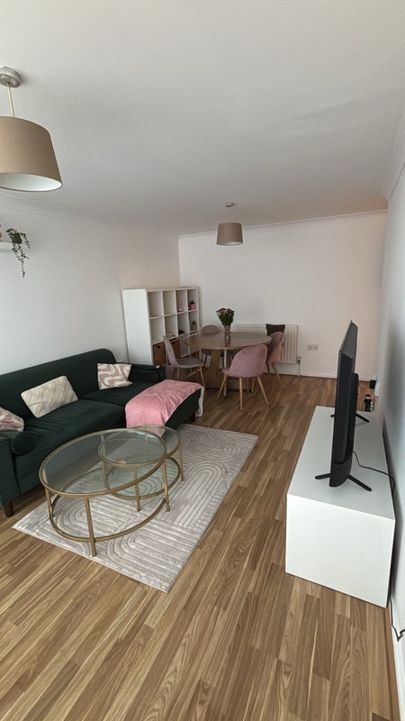Room Essex Road in Greater London