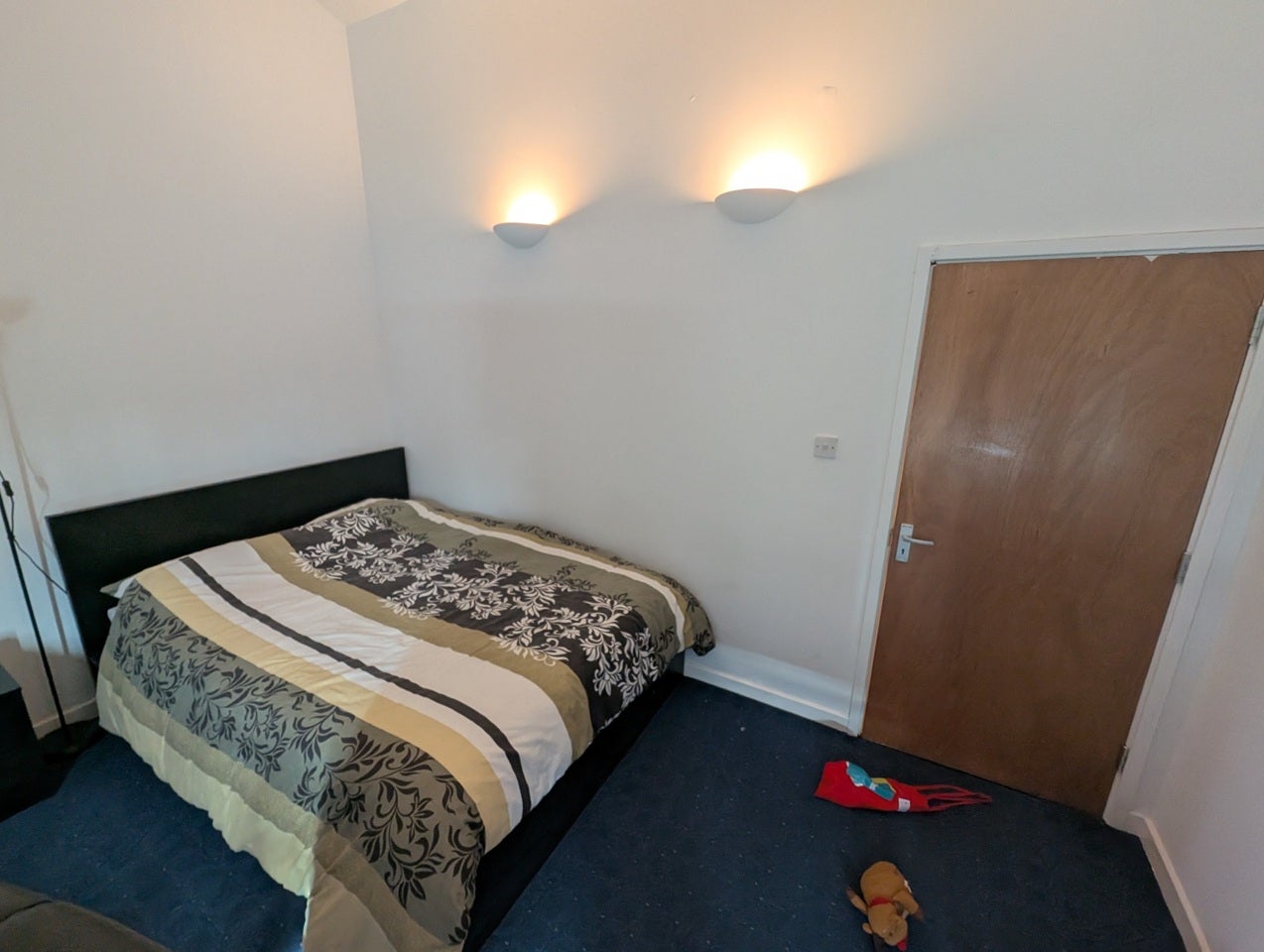 Room Pomeroy Street in Greater London