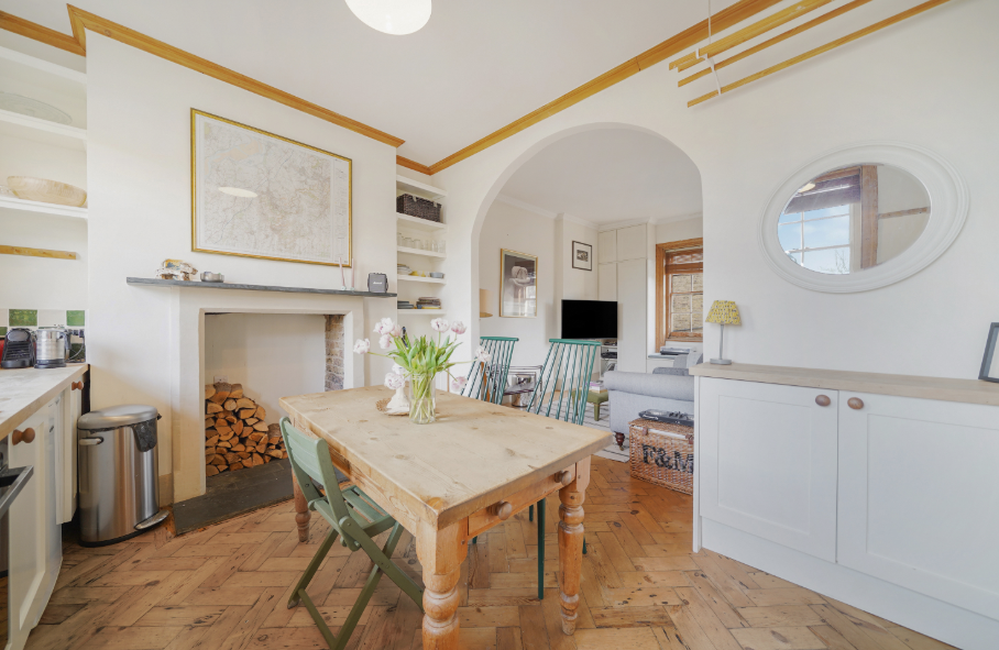 Flat Avonmore Place in Greater London
