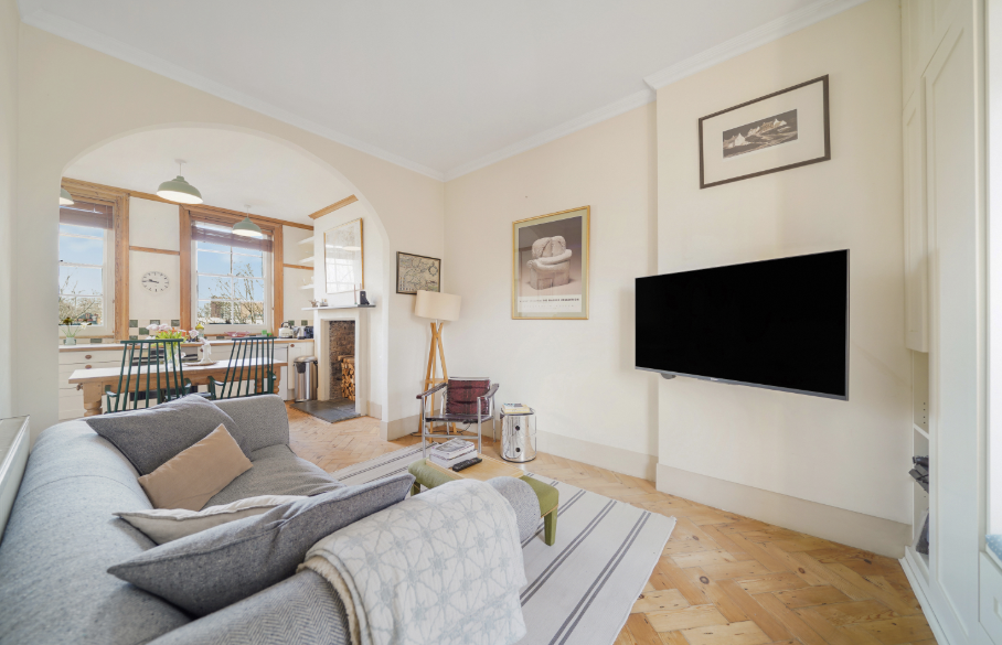 Flat Avonmore Place in Greater London