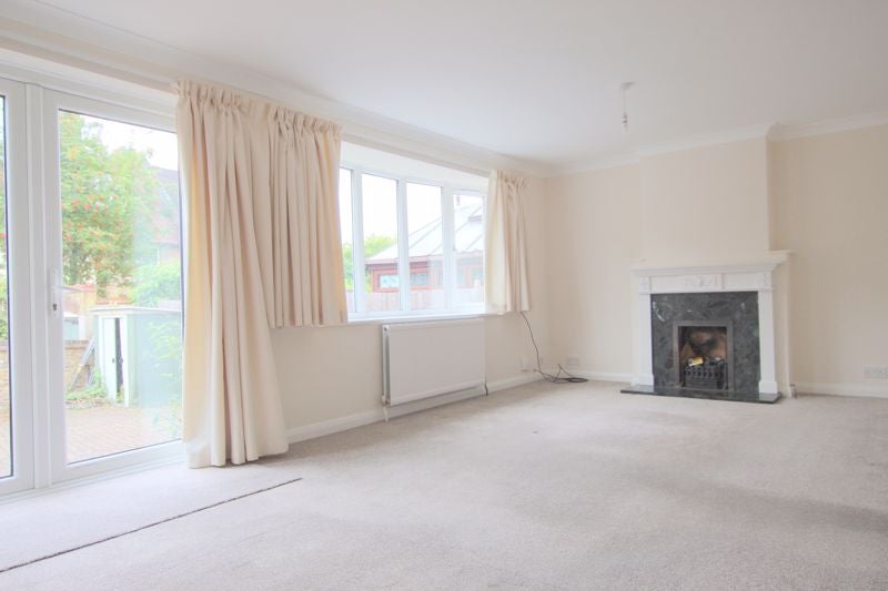 House Rosebery Avenue in Epsom and Ewell