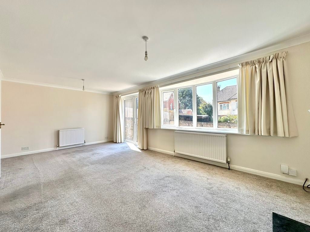 House Rosebery Avenue in Epsom and Ewell