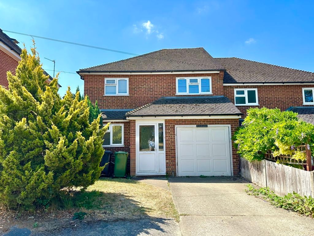 House Rosebery Avenue in Epsom and Ewell