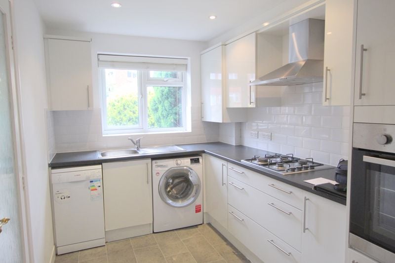 House Rosebery Avenue in Epsom and Ewell