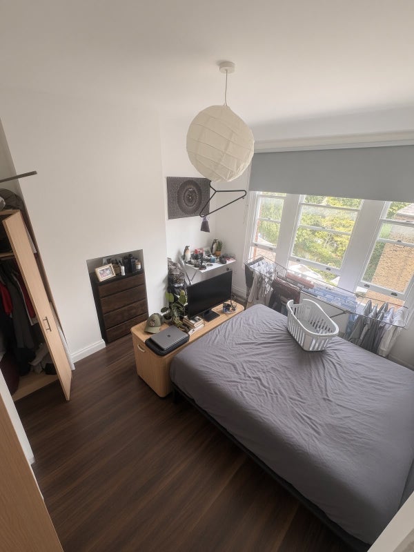 Room Sotheby Road in Greater London