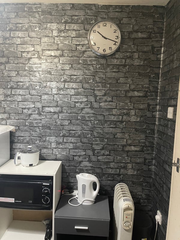 Room Carnarvon Road in Greater London