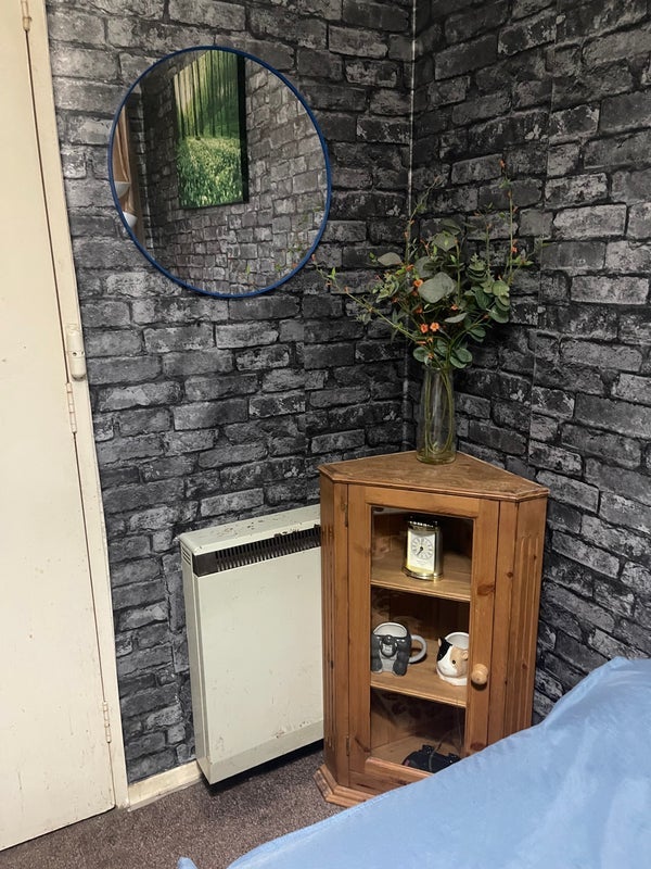 Room Carnarvon Road in Greater London