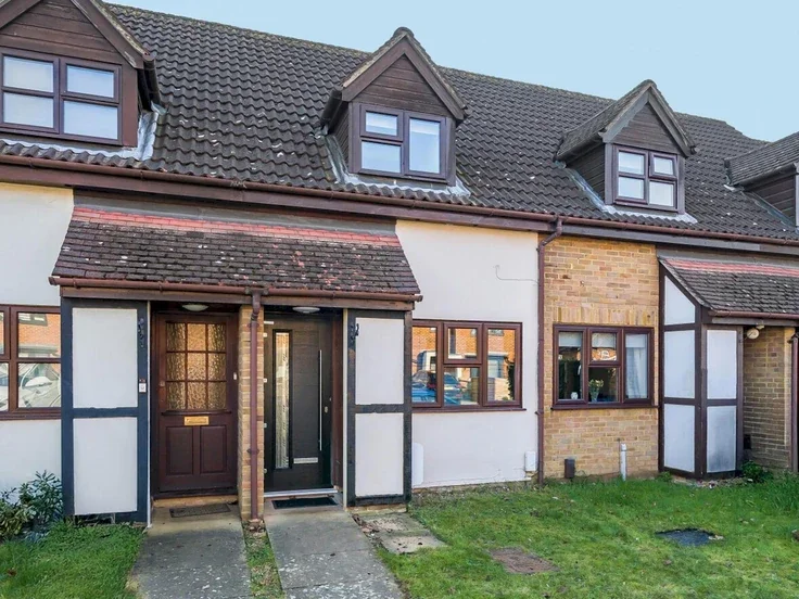 House Thrupps Lane in Elmbridge
