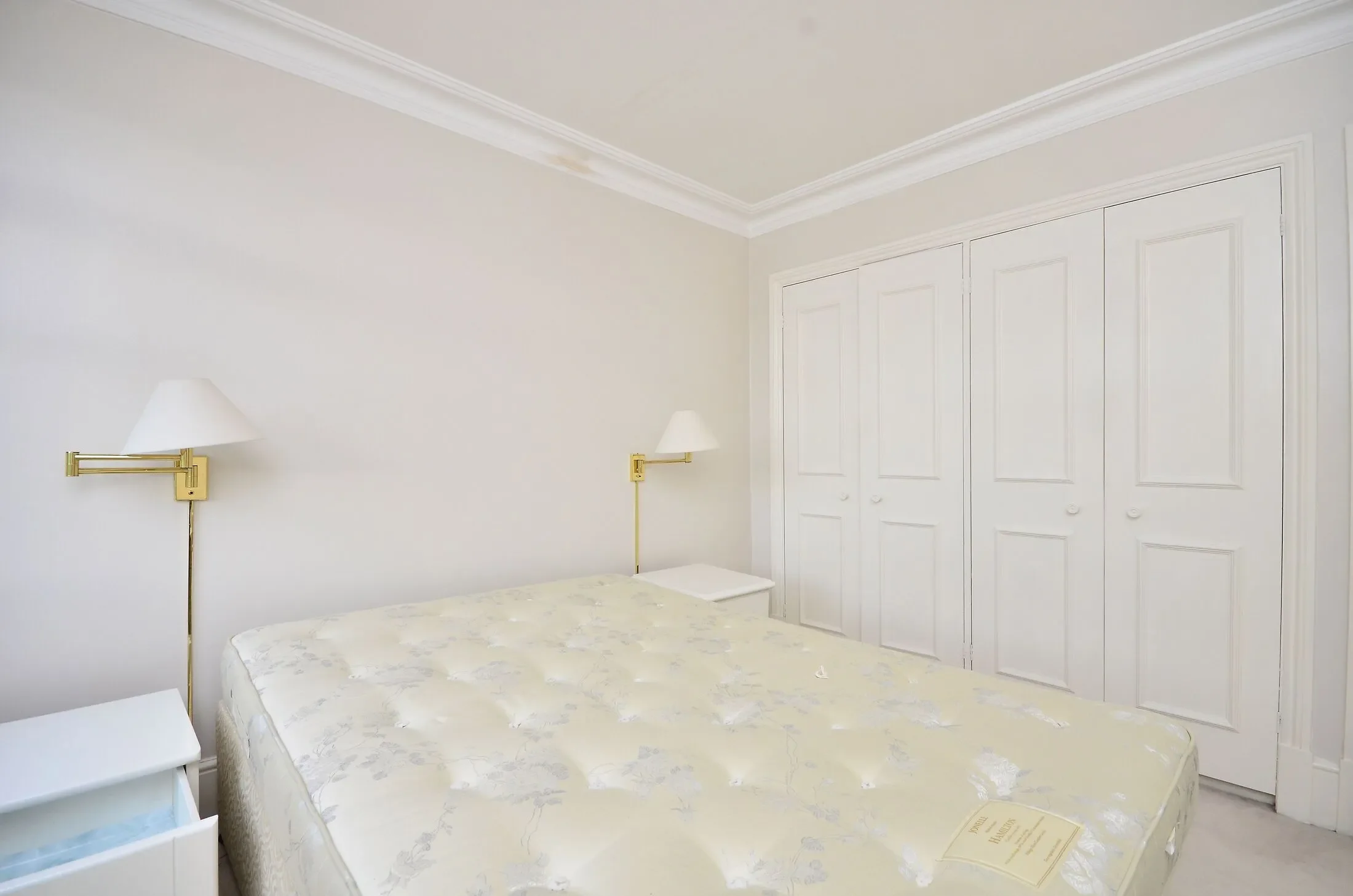 Flat Stanhope Mews East in Greater London