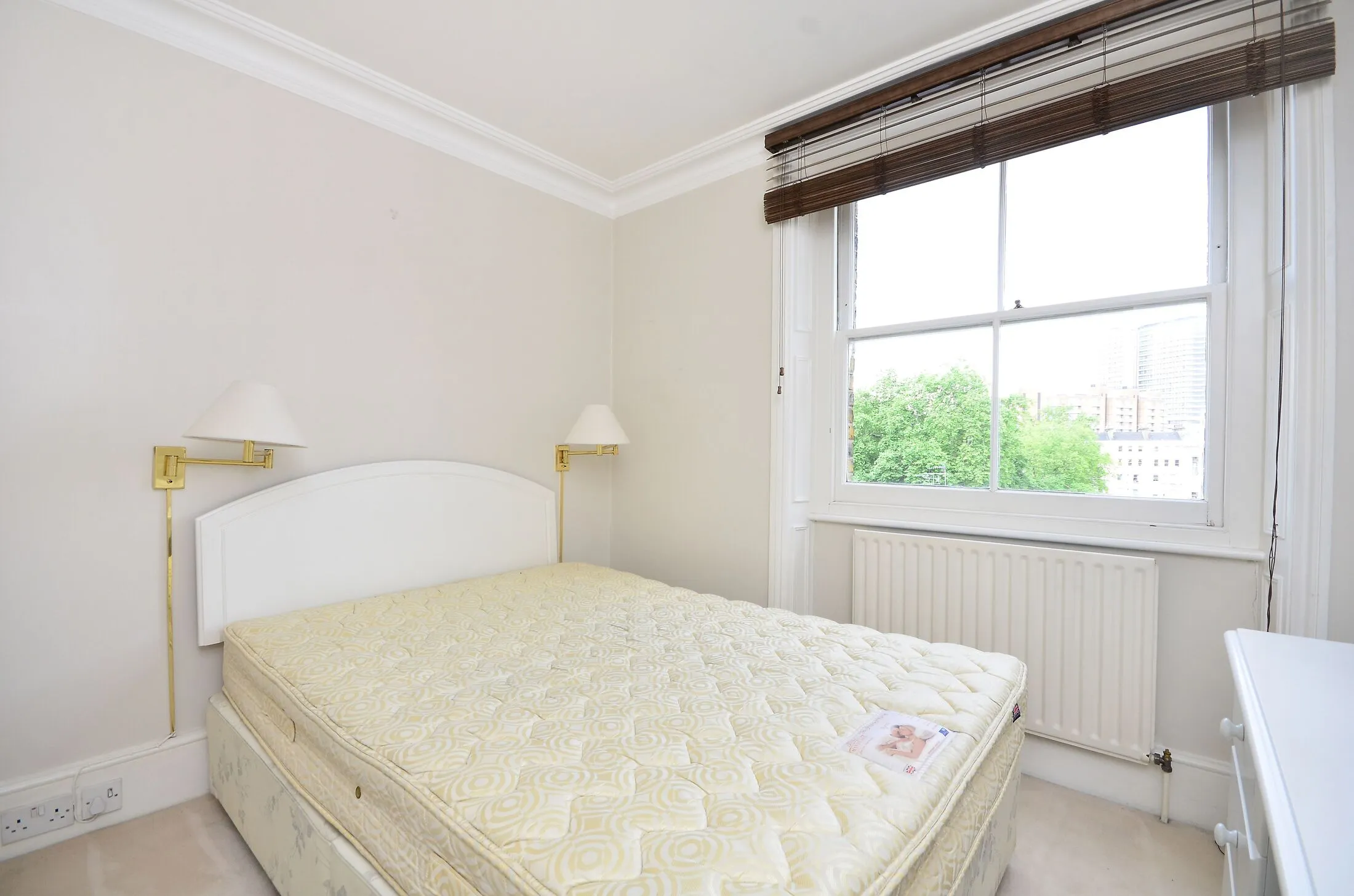 Flat Stanhope Mews East in Greater London