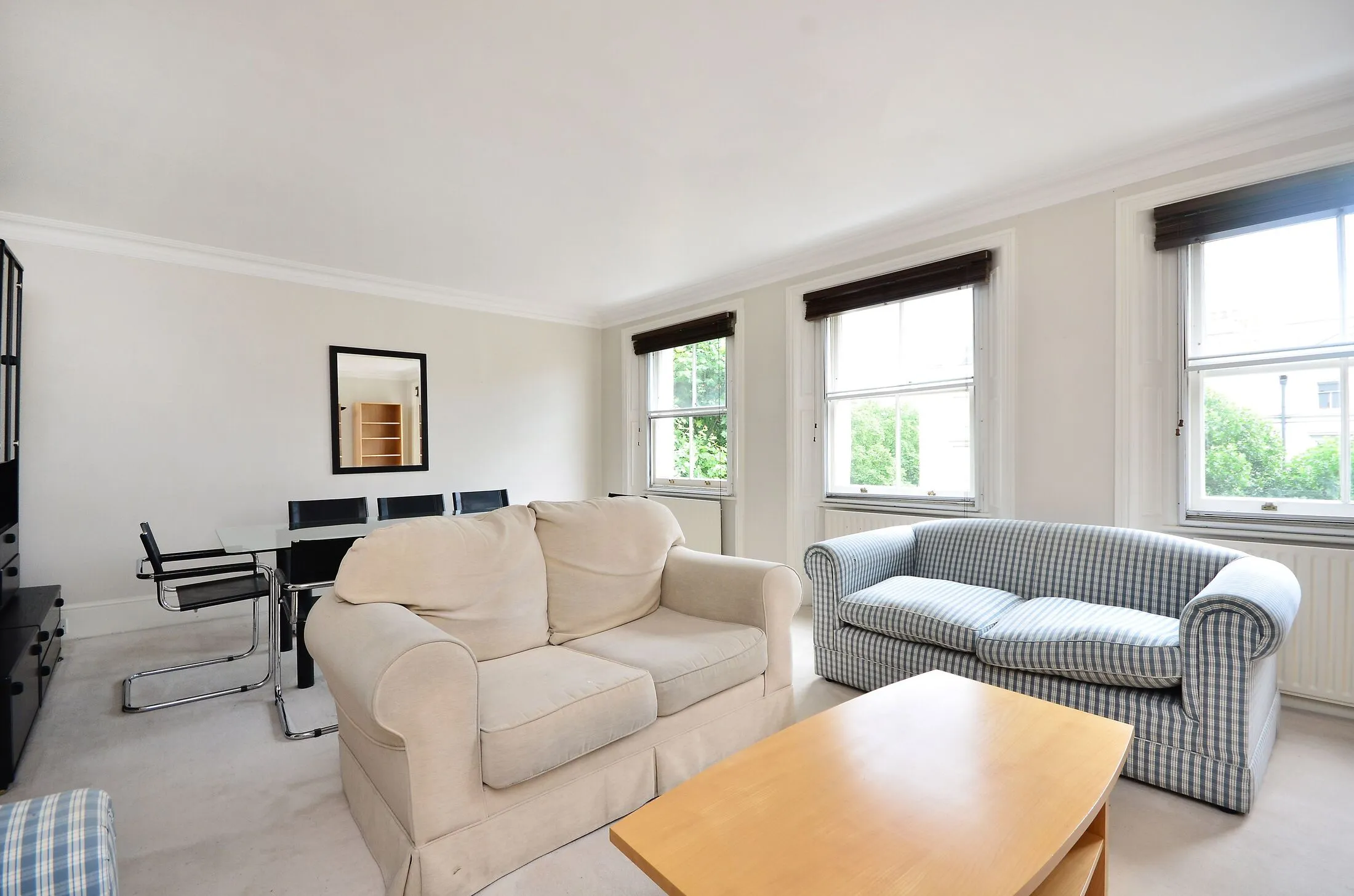 Flat Stanhope Mews East in Greater London