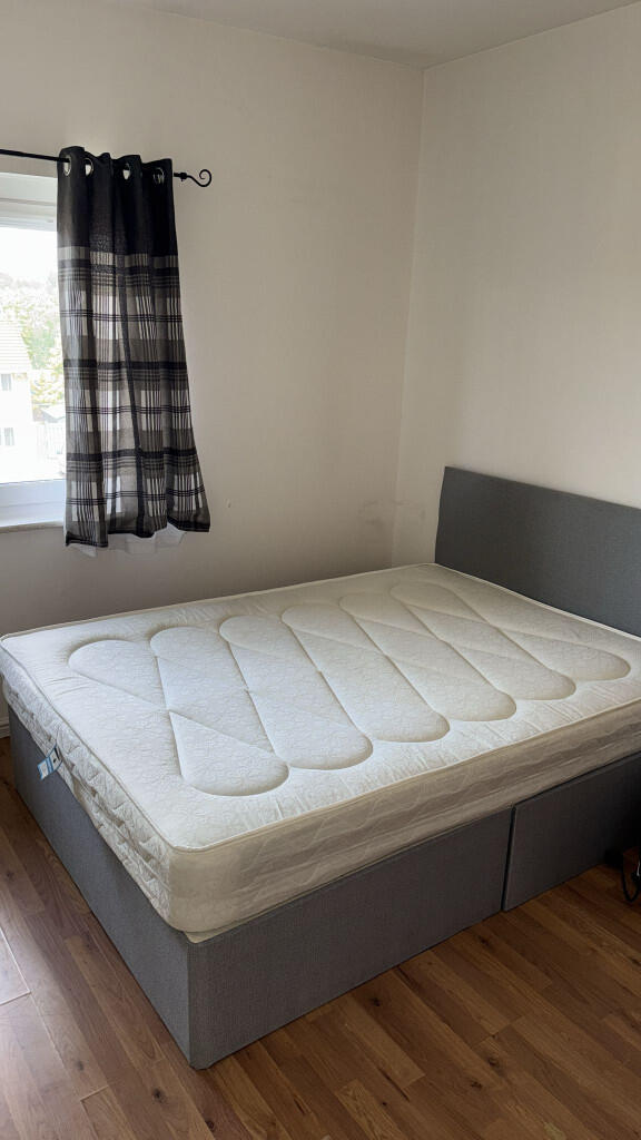Flat Old Shettleston Road in Glasgow