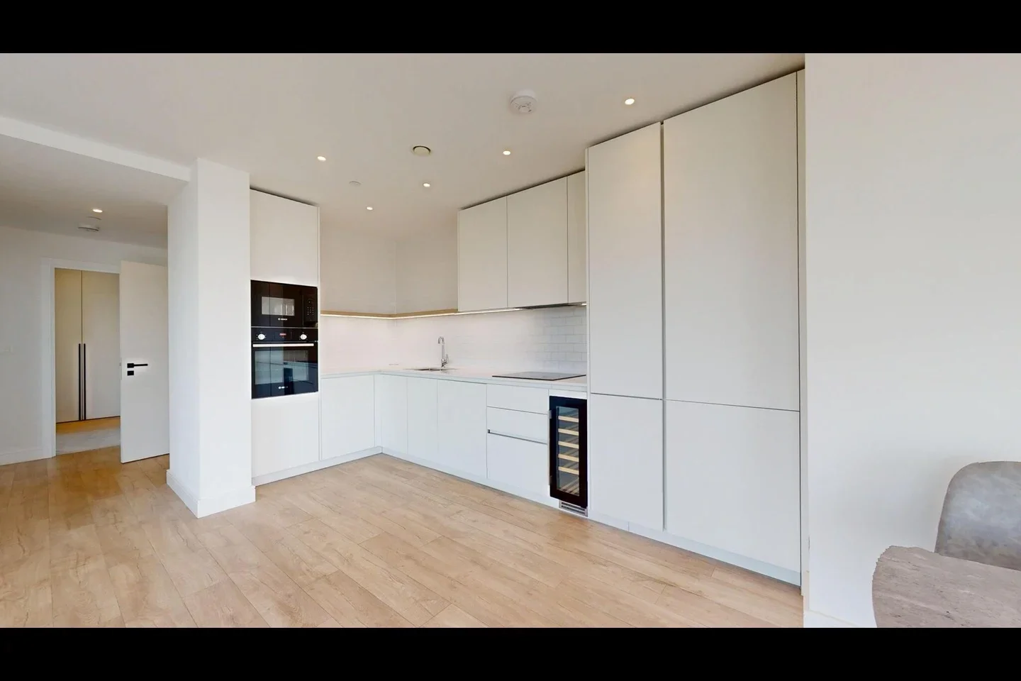 Flat Beresford Avenue in Greater London
