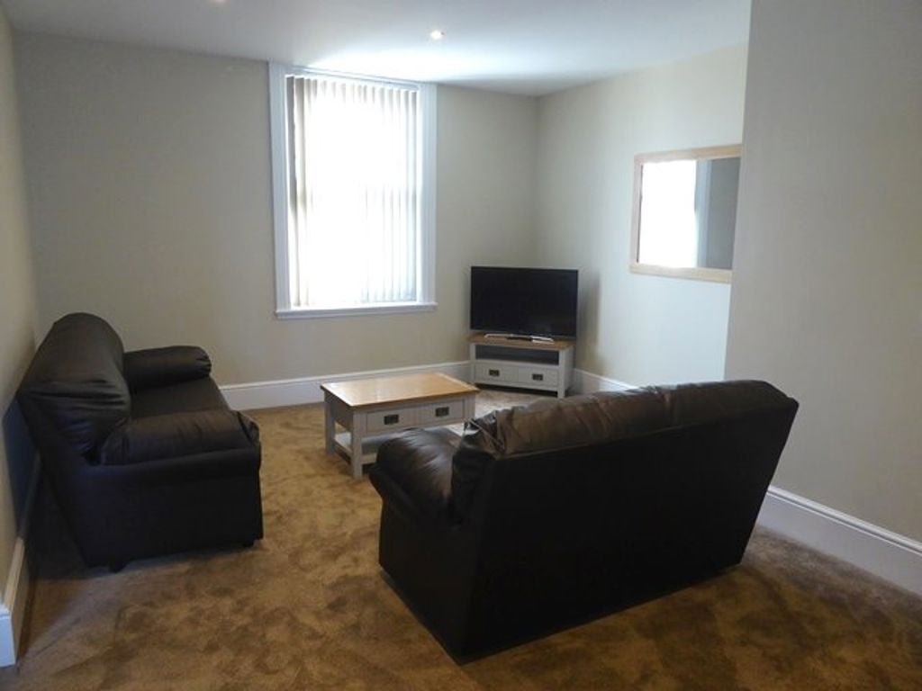 Flat Victoria Road in Barrow-in-Furness