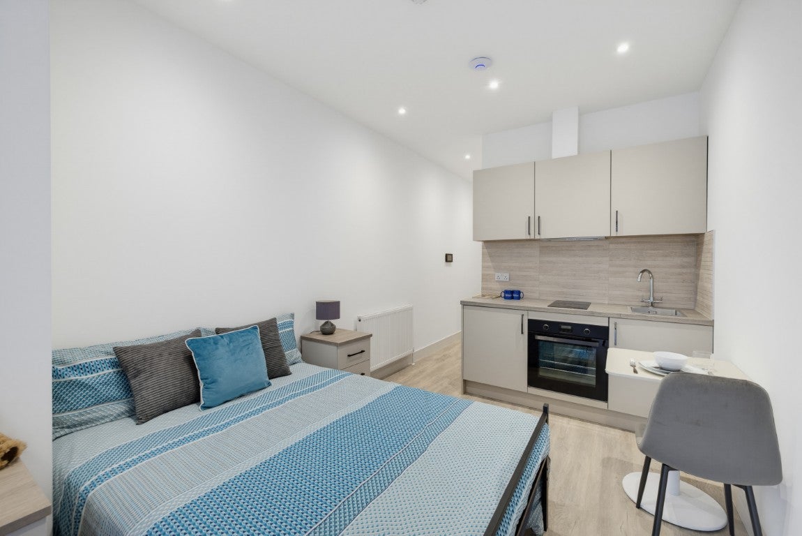 Room North Hill in Plymouth