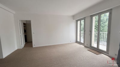 Appartement Avenue du Maréchal Joffre à Chantilly