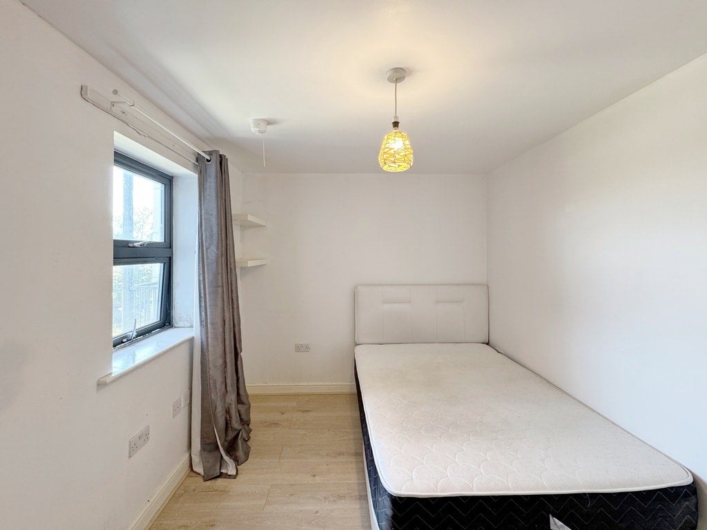 Flat Maltings Close in Greater London